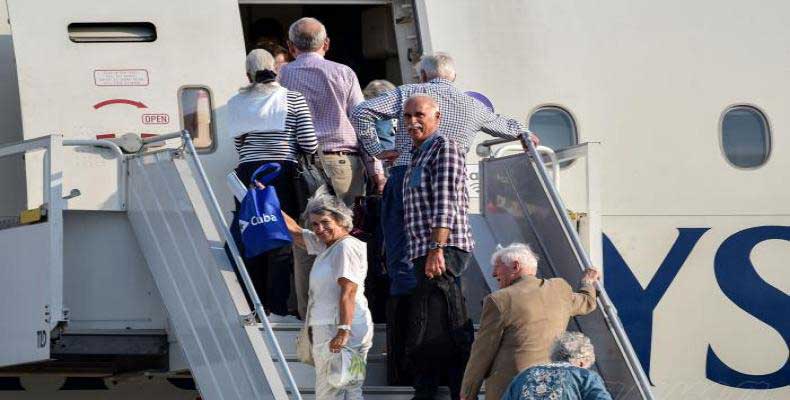 Passengers from the Braemar Cruise ship have now landed back in the UK.