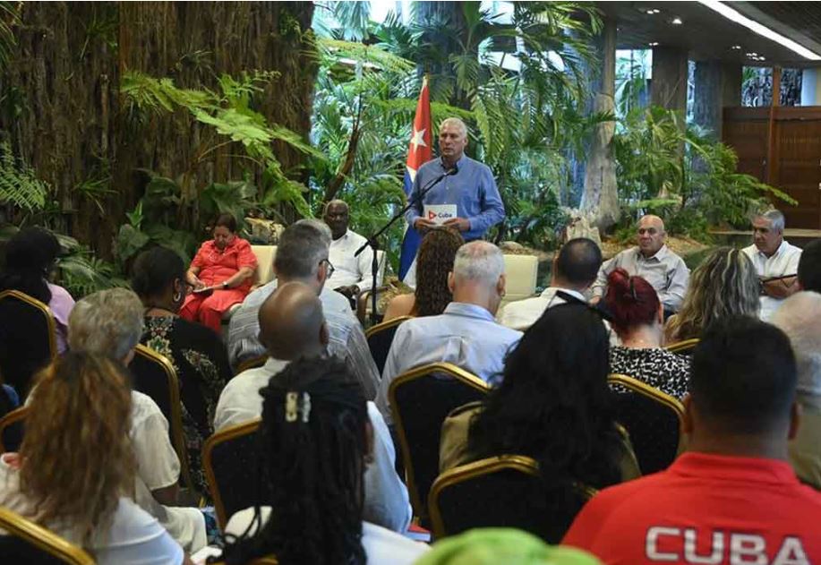 Díaz Canel evalúa el impacto social de los cambios económicos