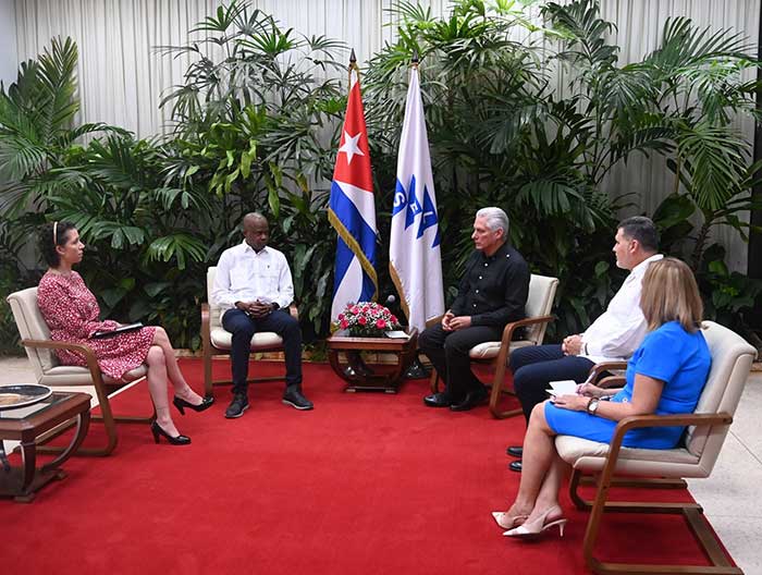 Díaz-Canel recibió al Secretario Permanente del Sistema Económico Latinoamericano y del Caribe (SELA), Lesly David.