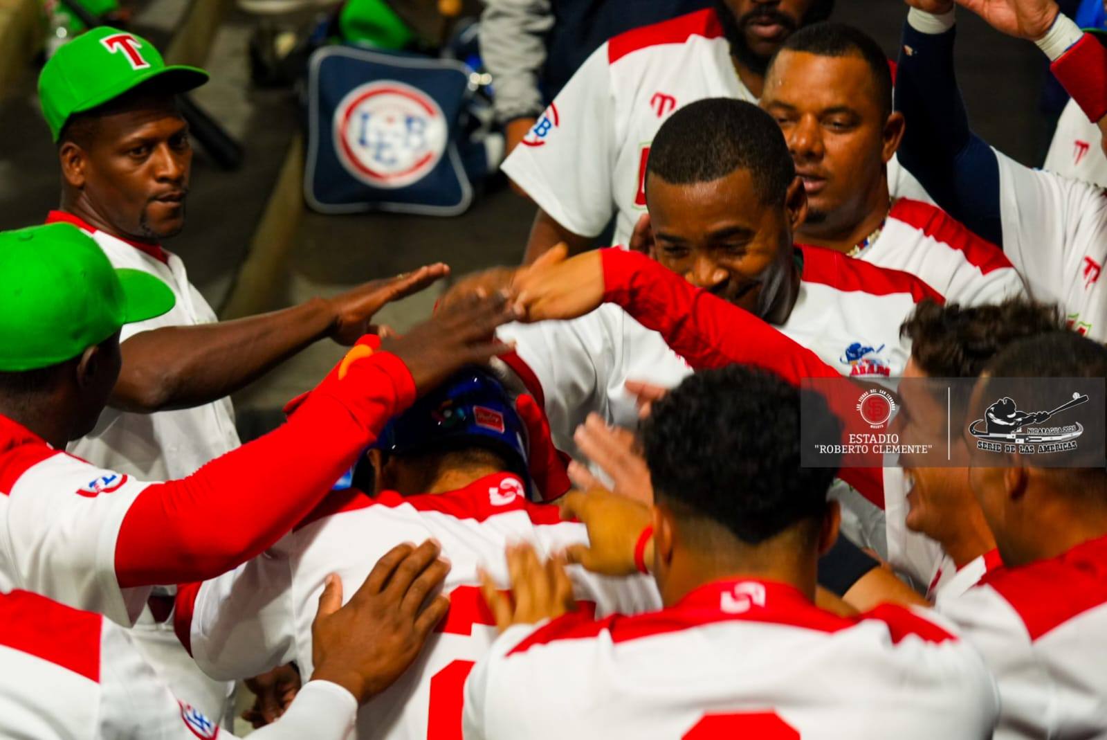tuneros celebran 1ra victoria estadio roberto clemente nicaragua