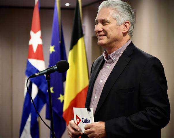 The Cuban President met with representatives of Belgian associations and political forces, Cuban residents, diplomats and the Cuban delegation at the People’s Summit.