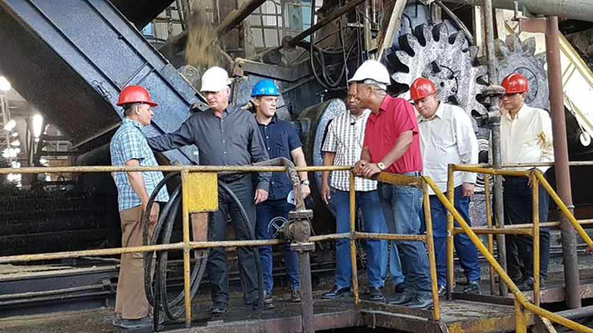 The Cuban President toured the Majibacoa sugar mill