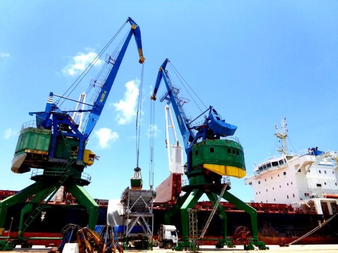 Perfecting the mechanisms for the transfer of goods is a priority for workers with the Central-East Port Services Company