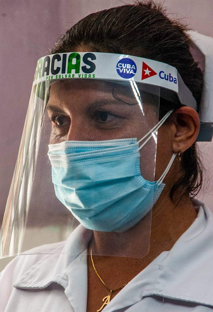 Nurse Madelín Ávila, participating in mass vaccination in Las Tunas