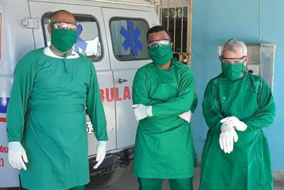 Members of the medical team that cares for suspects of having COVID-19 in the municipality of "Jesús Menéndez."