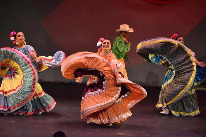 Alma de México folk dance group