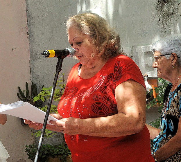 Women's Recital of Décima.