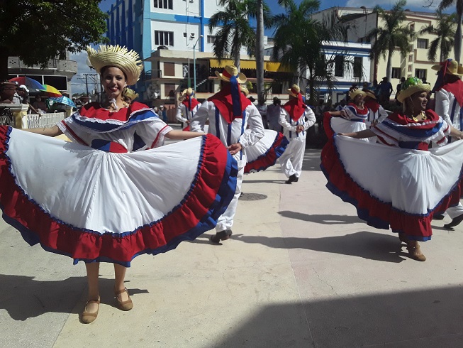 Cultura grupo danzario Orígenes municipio de Colombia foto Yelaine