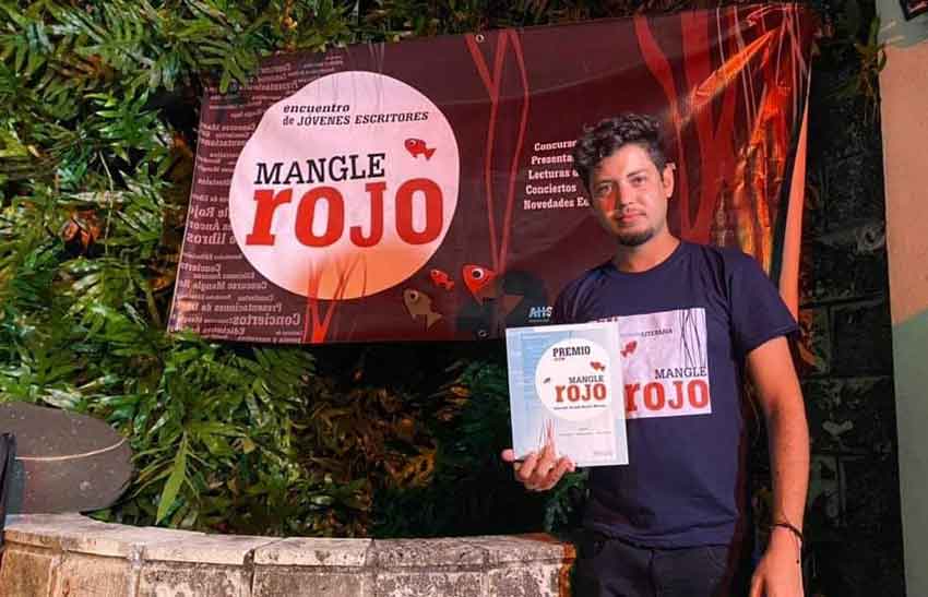 El Premio Literario Mangle Rojo 2023 fue ganado por Eduardo Rosell con su obra "Ovejas en el colimador".