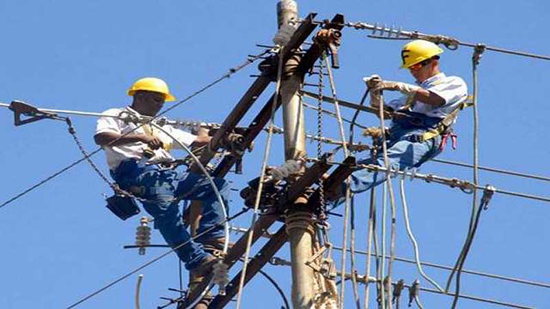 trabajadores electricos