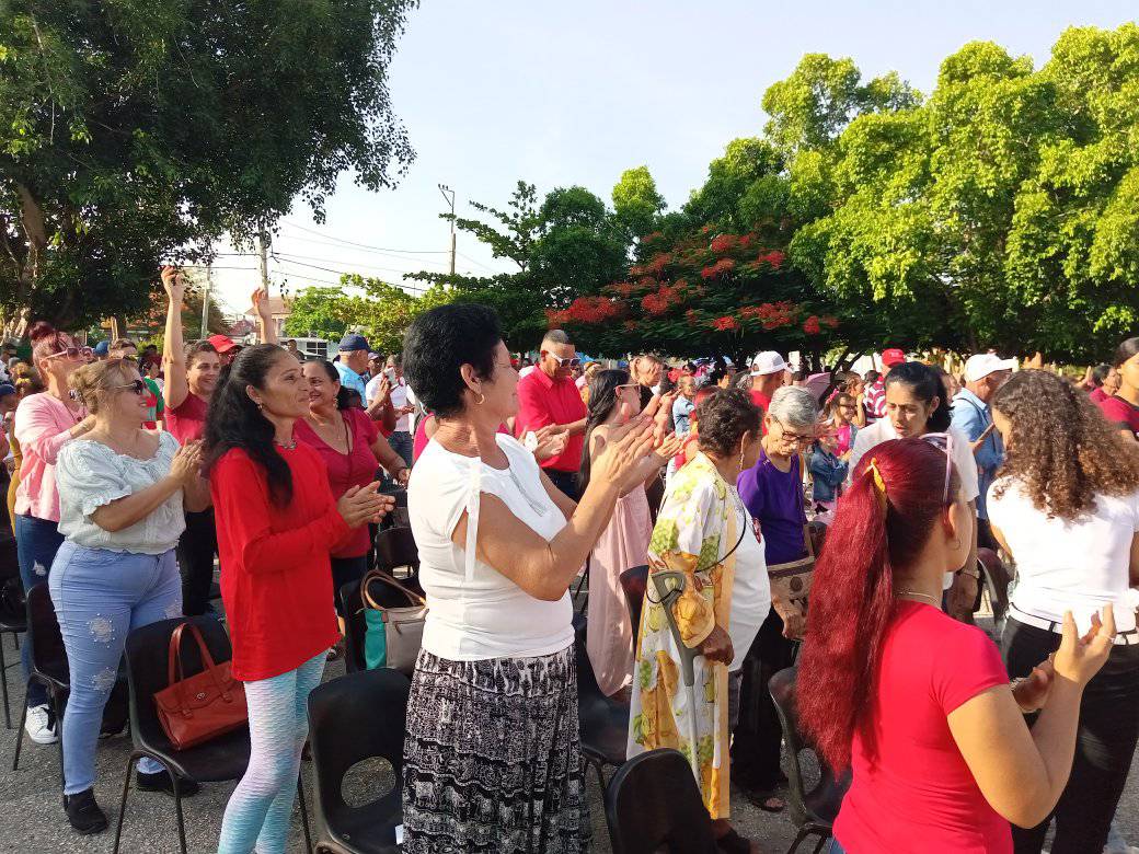 Manatí deserved the main act for the FMC 65th anniversary in Las Tunas.