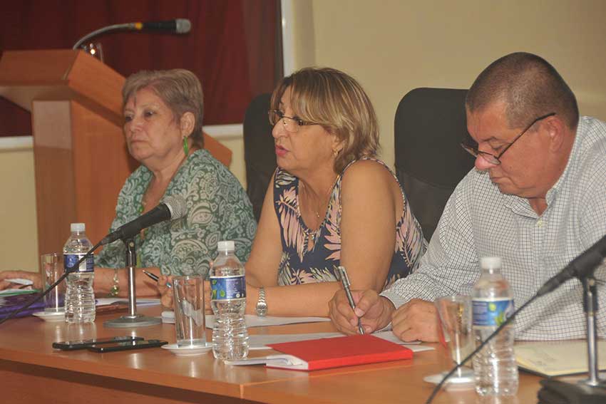 Alina Balseiro, presidenta de la Comisión Nacional Electoral en reunión preparatoria del referendo de Código de las Familias