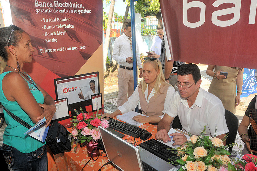 First E-Commerce Fair in Las Tunas.