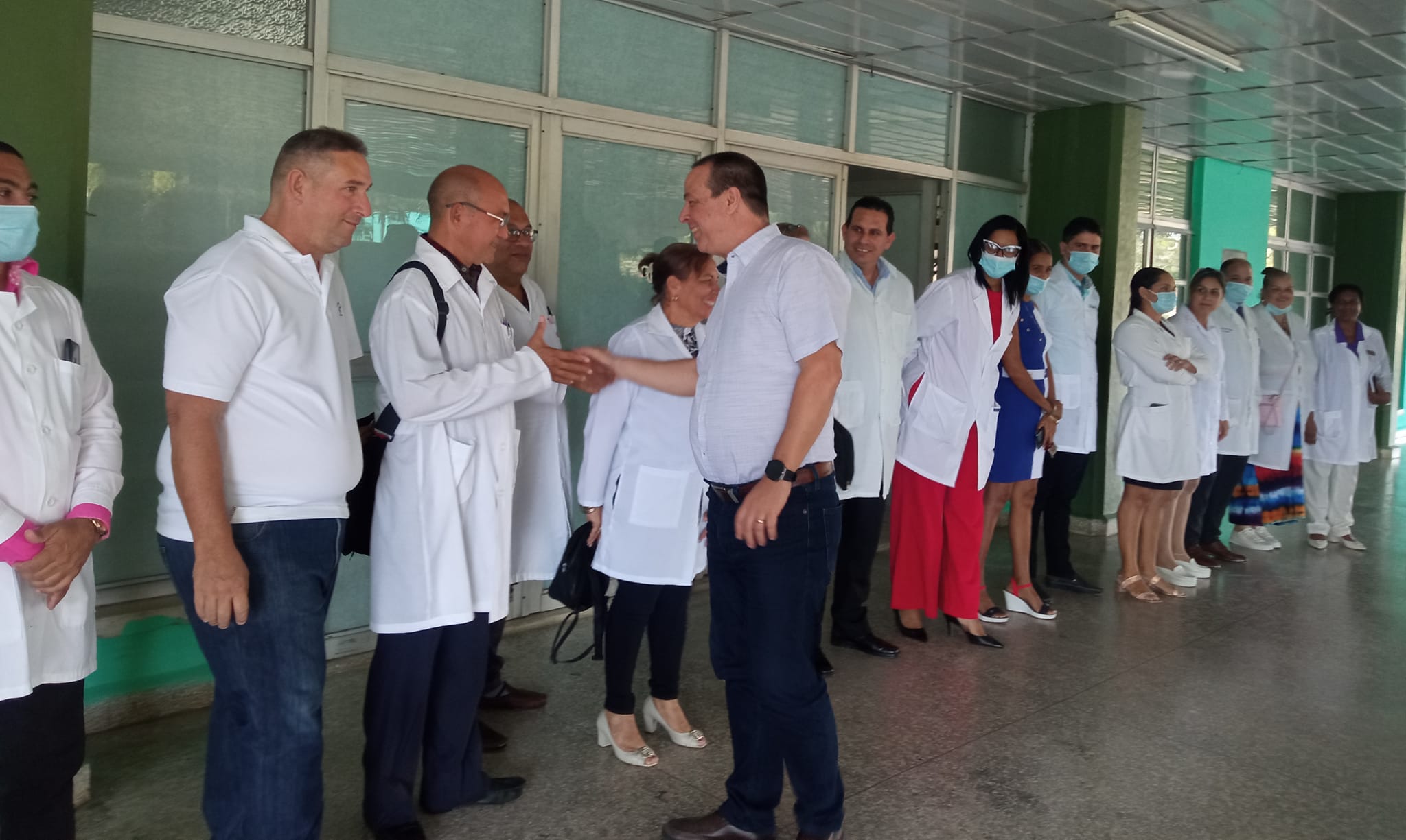 Cuban Health Minister, Dr. José Ángel Portal, visited the main hospital in Las Tunas.