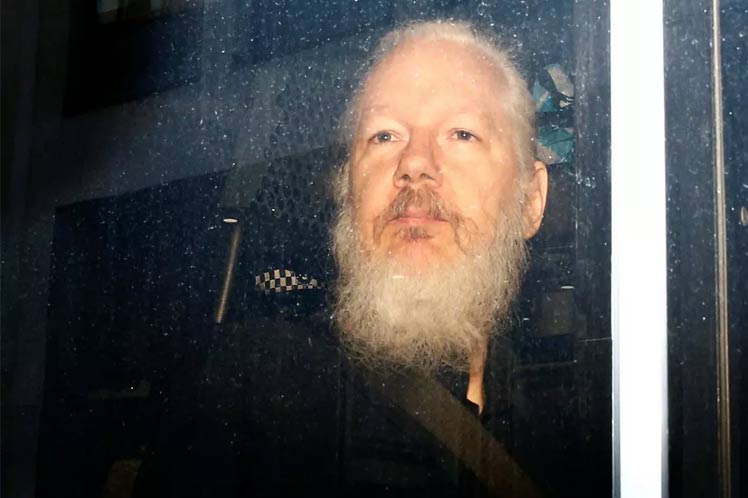 0 Assange