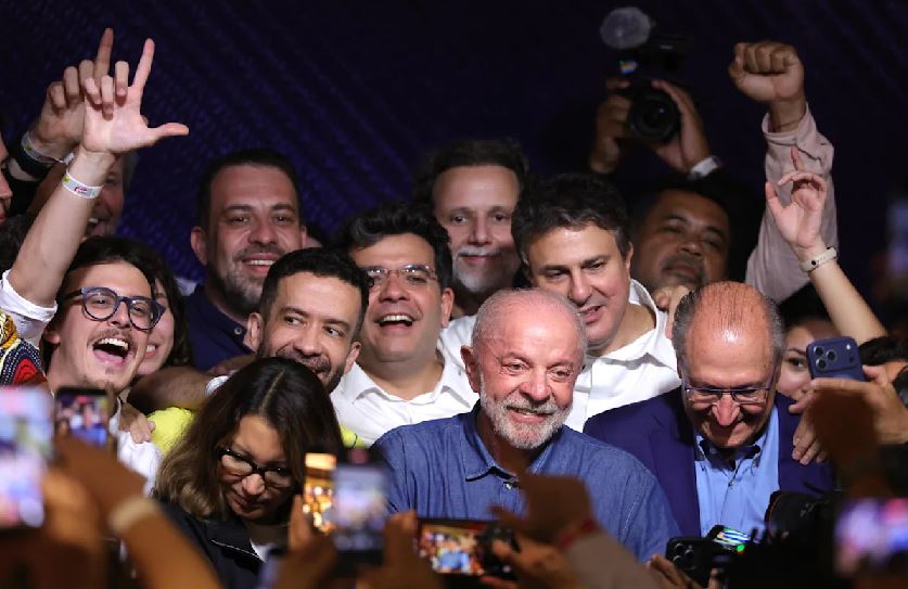 Celebra Lula su reelección