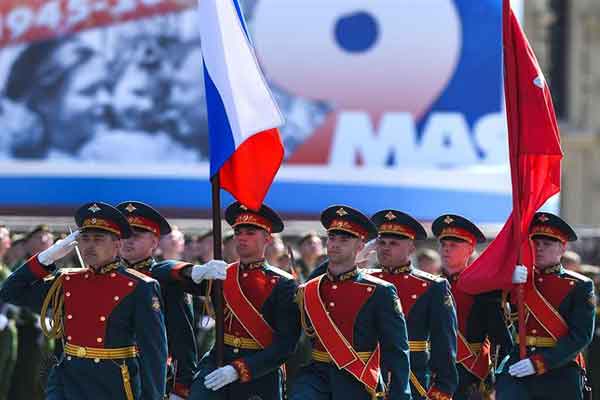Ensayo general del desfile del 9 de mayo por el Día de la Victoria en la Plaza Roja moscovita