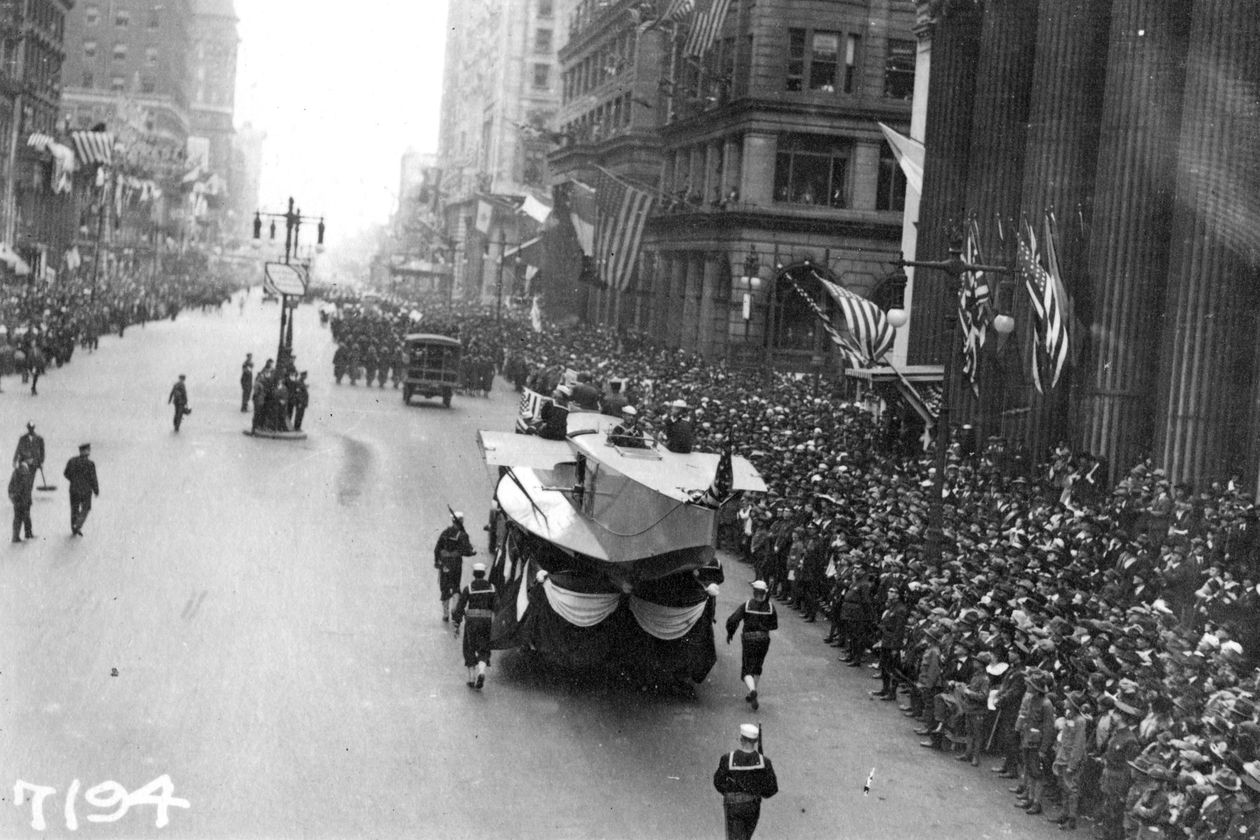 In mid-September 1918, authorities in the populous American city of Philadelphia, Pennsylvania, underestimated the lethality of the infamous Spanish Flu.