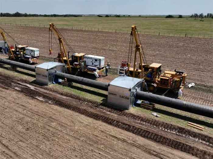 The new pipeline covers about 573 km in length.