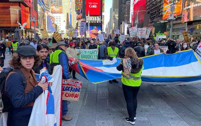 Grupos solidarios reclamaron el levantamiento del bloqueo de Estados Unidos contra Cuba en Nueva York