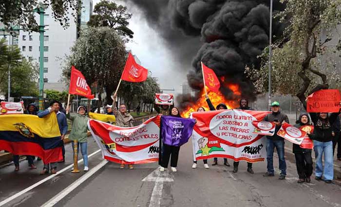 El paro nacional comenzó el lunes en varias provincias, donde la fuerza pública reprimió a los manifestantes.