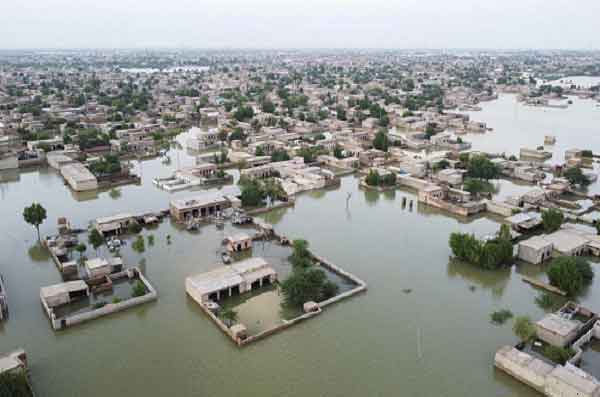 Lluvias torrenciales siguen provocando inundaciones y muertes en Pakistán