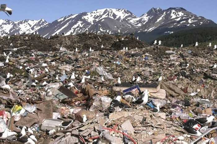 Municipal landfill in Ushuaia, Tierra del Fuego, Argentina