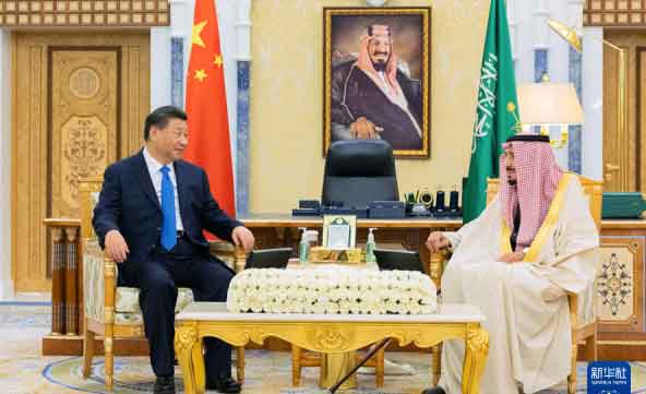 El presidente de China dialogó en Riad con el rey Salman bin Abdulaziz Al Saud