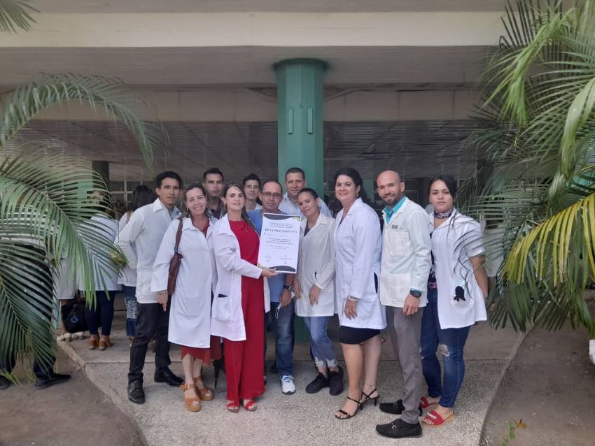 Grupo de cirujanos hospital Guevara. 