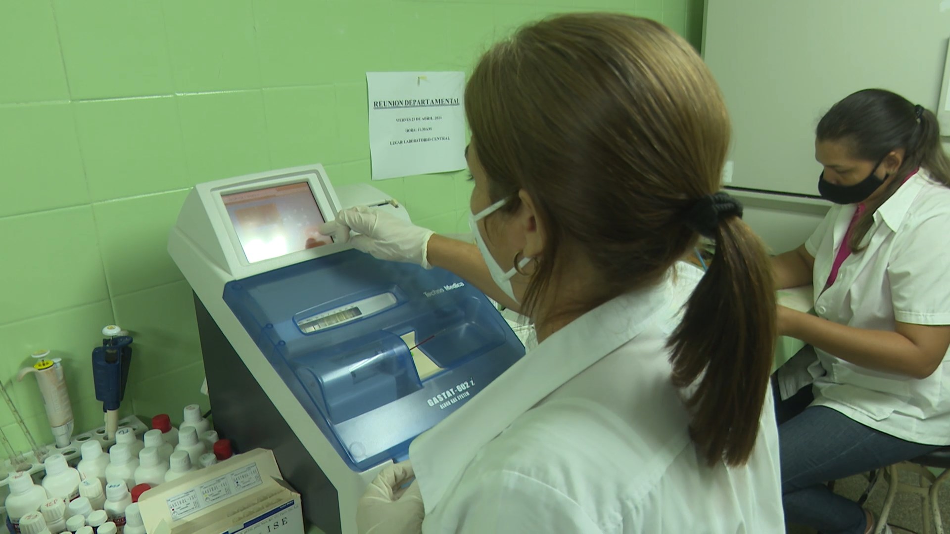 Blood gas equipment at the Intensive Care Unit (ICU) of Dr. Ernesto Guevara de la Serna General Teaching Hospital