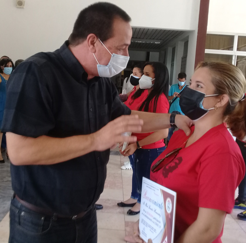 José Ángel Portal, minister of Health, visits Las Tunas 
