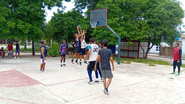 Aldeanos y Chaparra lideran la Copa Puerto Basket tras una jornada de infarto