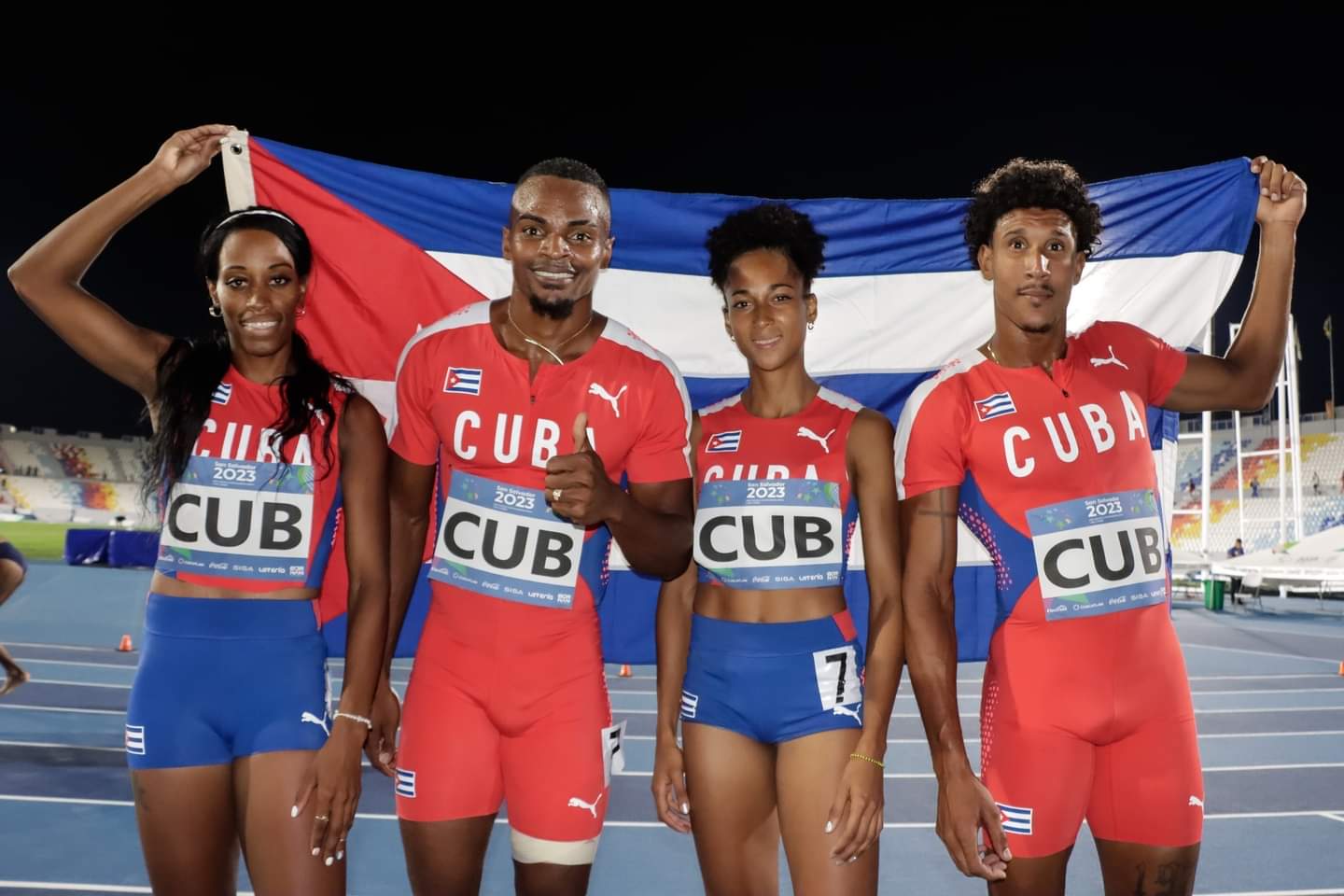 Cuba's 4x400 mixed relay, runner-up in "San Salvador 2023."
