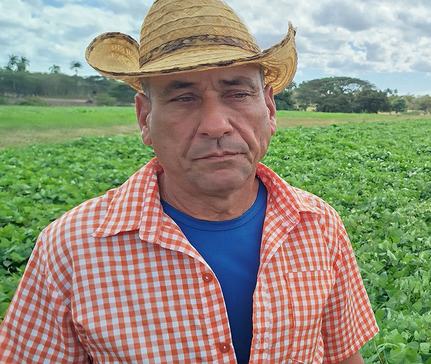Jorge Carmenate, head of the  CPA Alianza Obrero-Campesina.