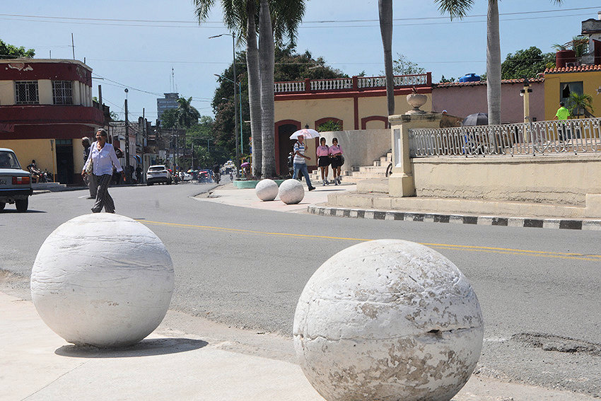 3. bolas del bulevar foto Rey 1