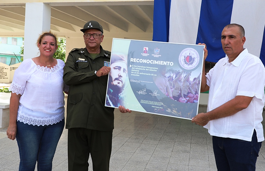 ElMinint1 acto por el aniversario 64 del Minint