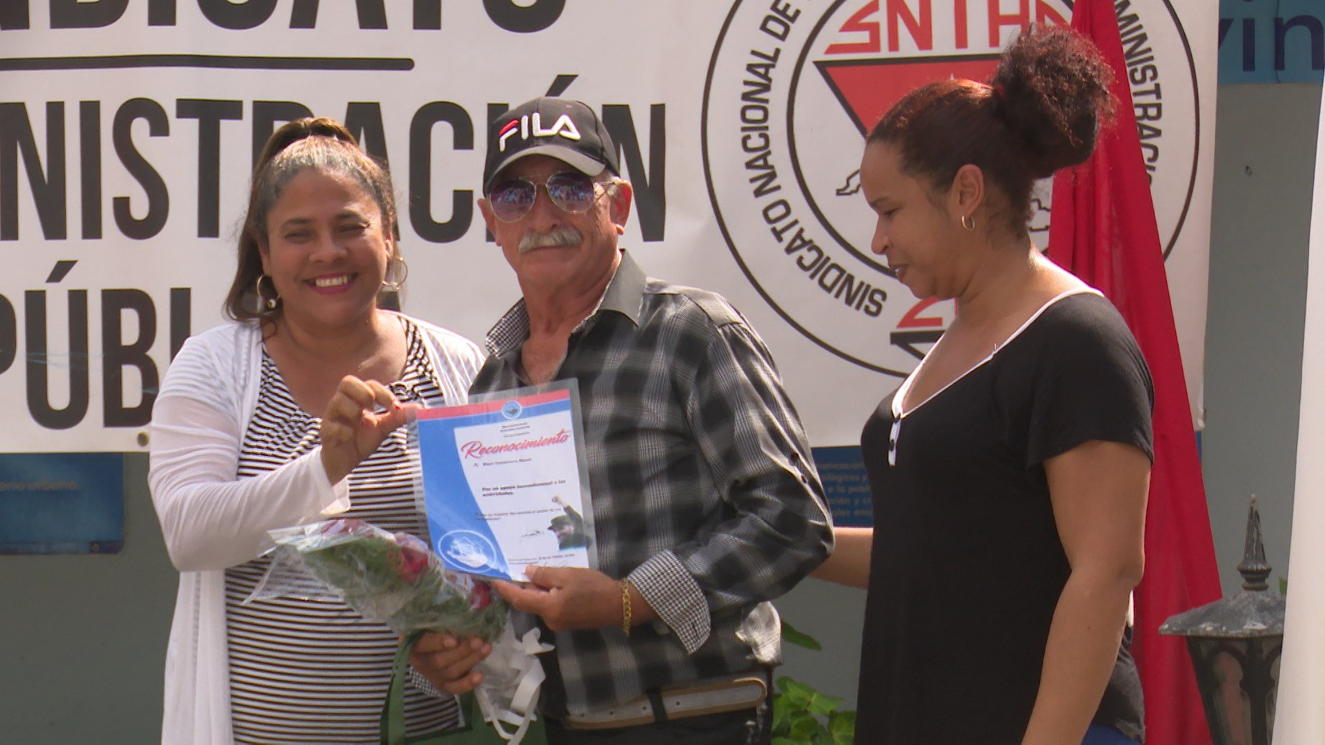 Workers  of the Las Tunas Communal Services Company were recognized on their Day.