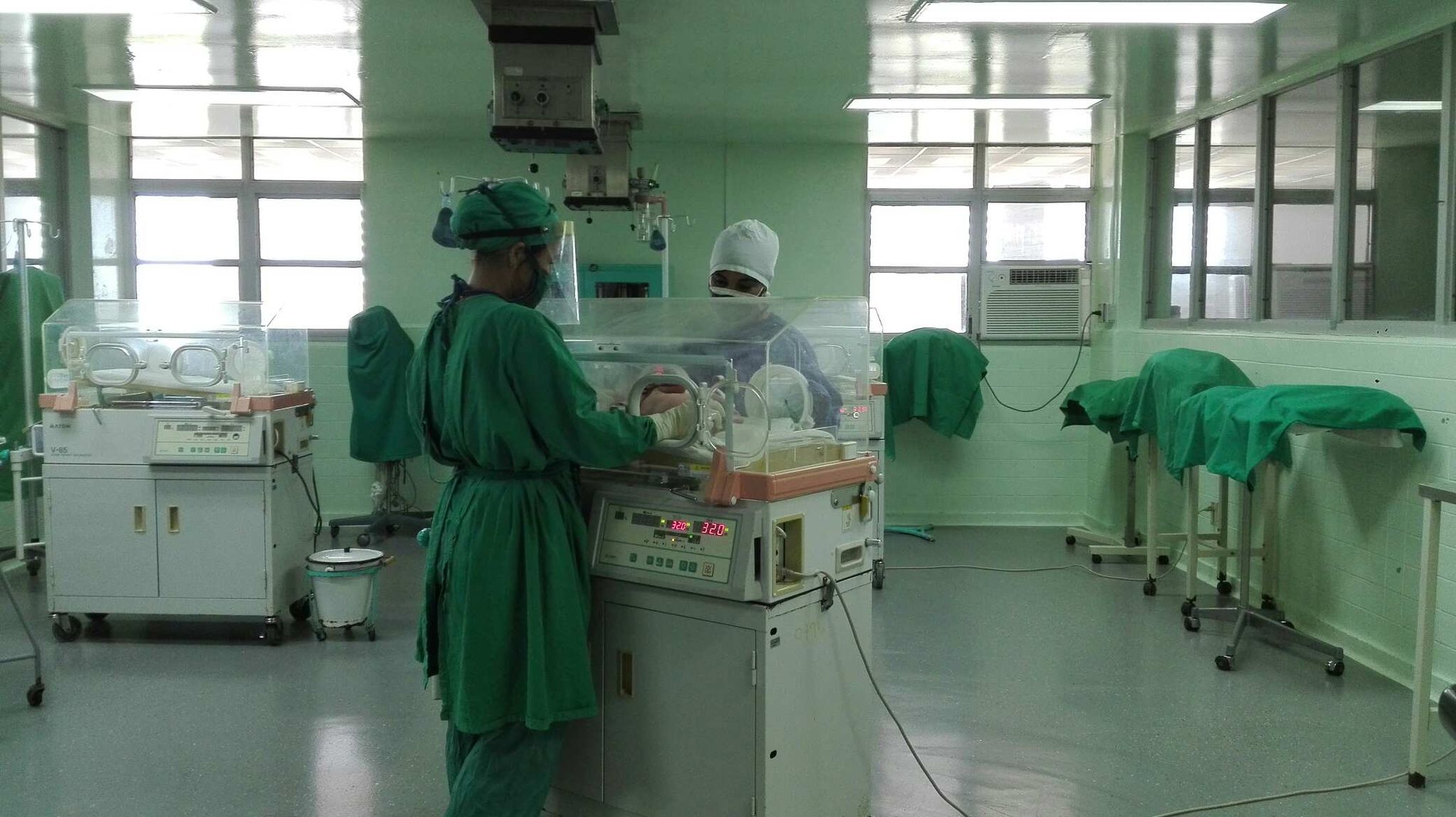 Neonatology and another ward for pregnant women are battle scenarios to ensure life