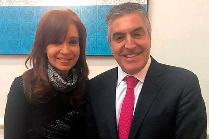 Cristina Fernández with lawyer Gregorio Dalbón, one of her defenders.