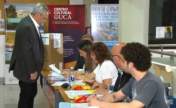 Alberto Fernández urges citizens to express themselves at the polls.